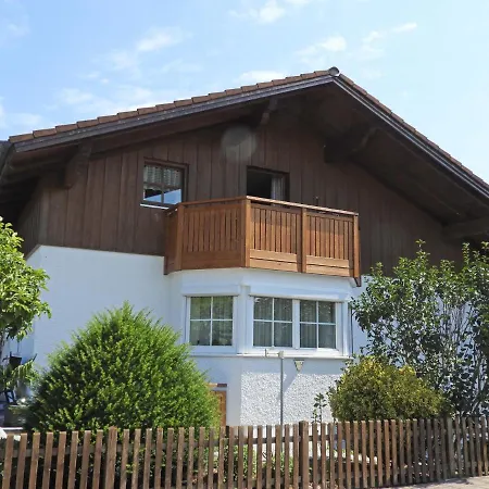 Hirsch Apartment *