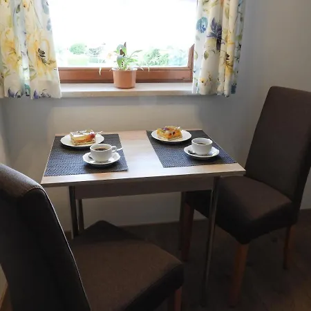 Hirsch Apartment *